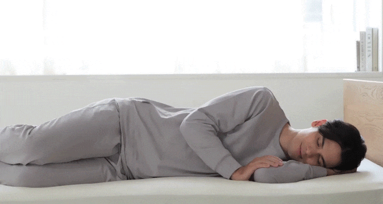 寝返り イメージgif